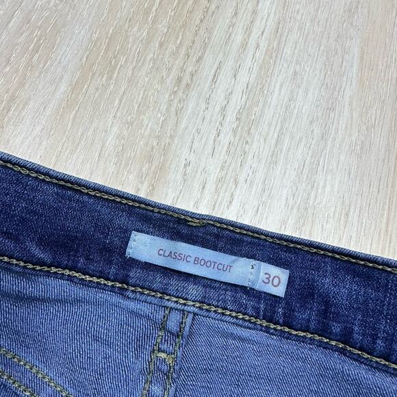Levi's Blue Denim Medium Wash Classic Bootcut Mid Rise Women's Jeans Size 10 - Picture 12 of 15